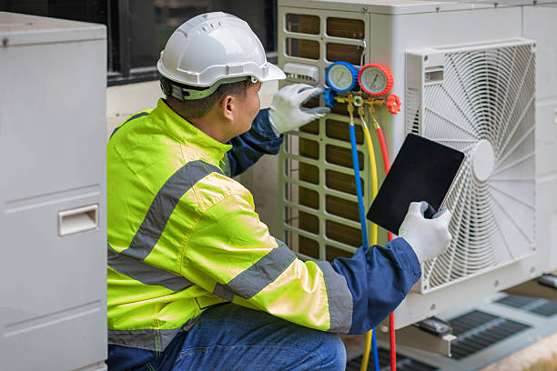Professional Hvac technician working in Yantis, TX